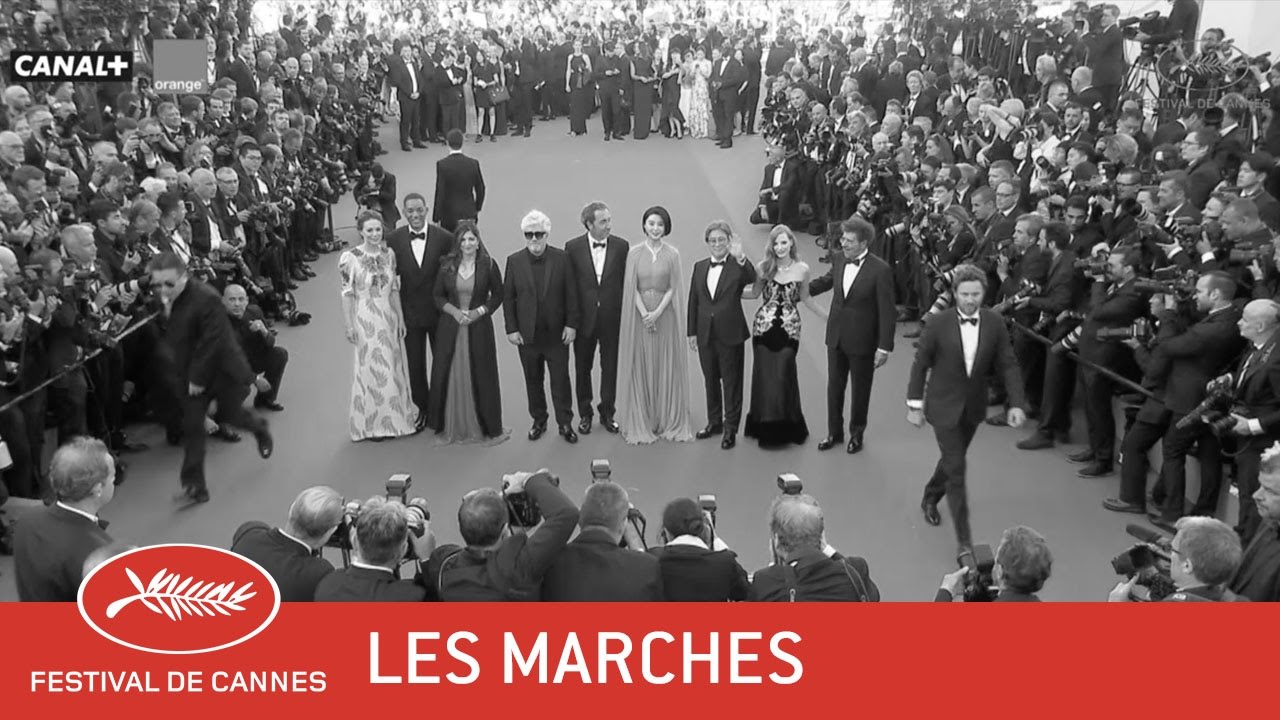 LES FANTÔMES D'ISMAËL - Les Marches - VF - Cannes 2017