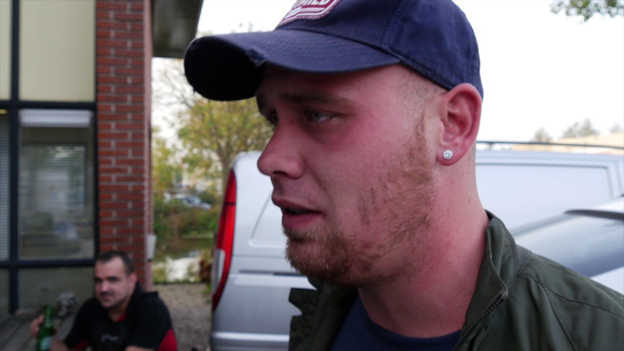 OP BEZOEK BIJ DE FAMILIE VAN RICK KARSDORP | Vermeegen Voetbalvlogs
