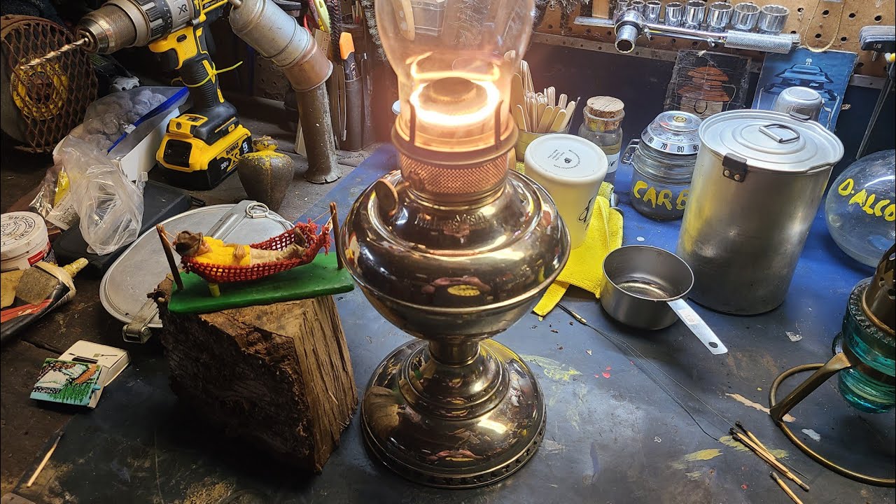 Miller Vestal Center draft Kerosene lamp