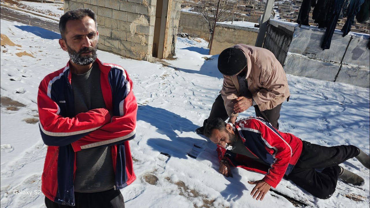 Wild Man's heavy snow:It destroyed the roof of Mustafa's house and suffocated him under the snow