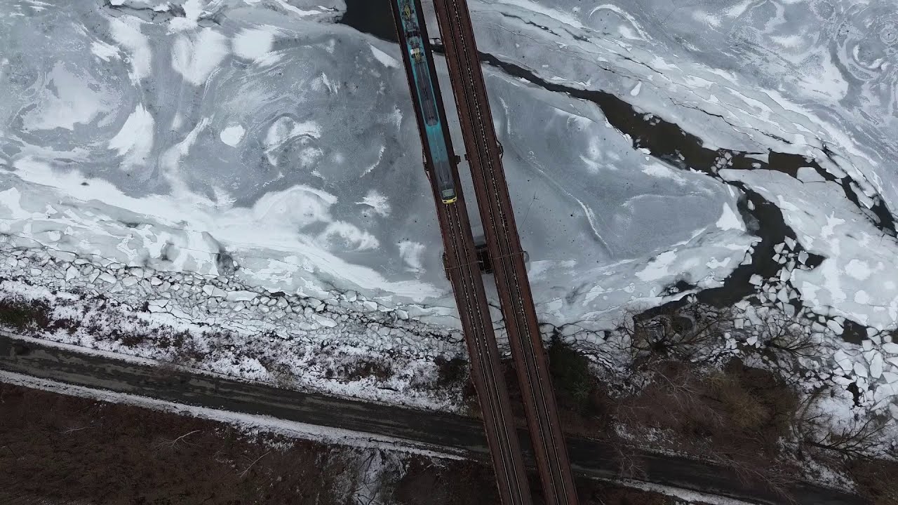 Pendolino SC240 nad zamrznutým Ružínom | Peršing, Siemens Vectron & nákladné vlaky
