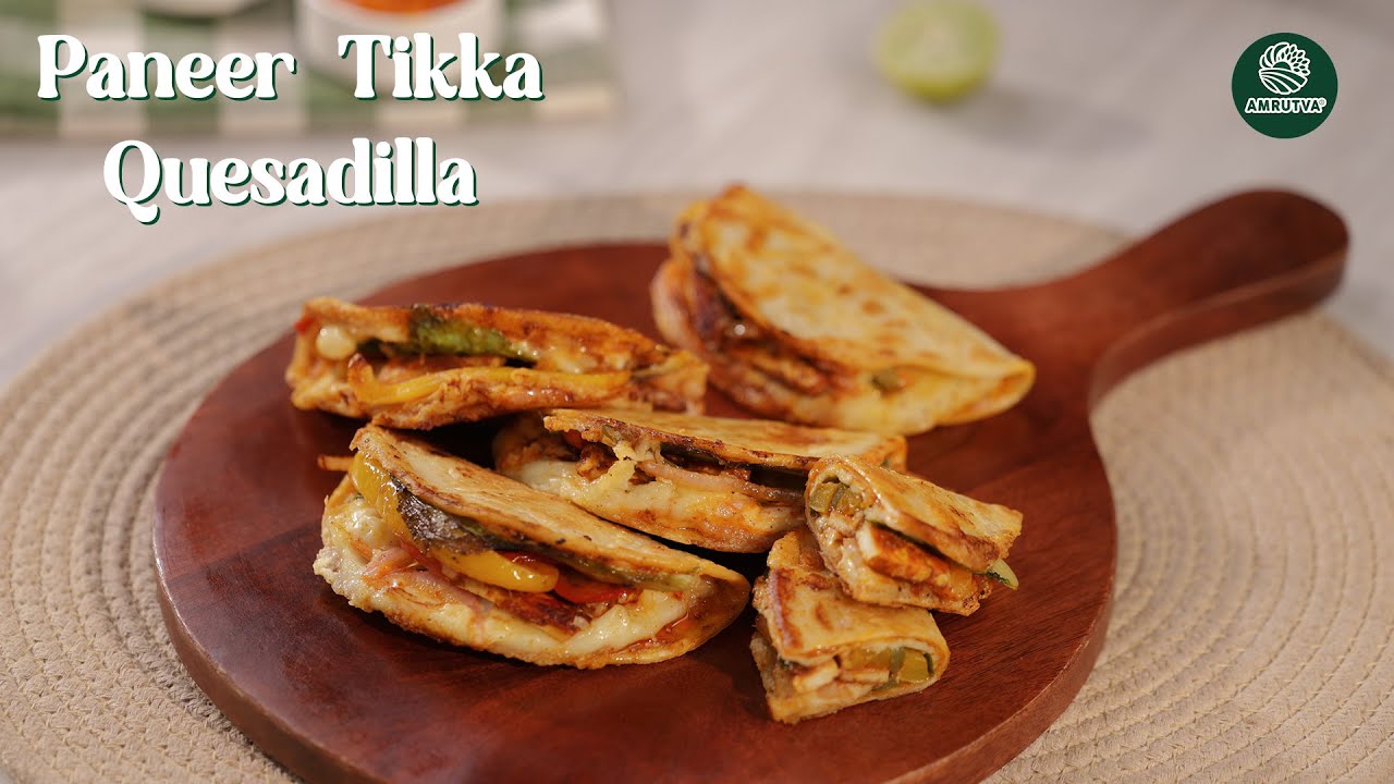 Vegetarian Paneer Tikka Quesadilla. (ज़ायकेदार पनीर टिक्का क्वेसाडिला)