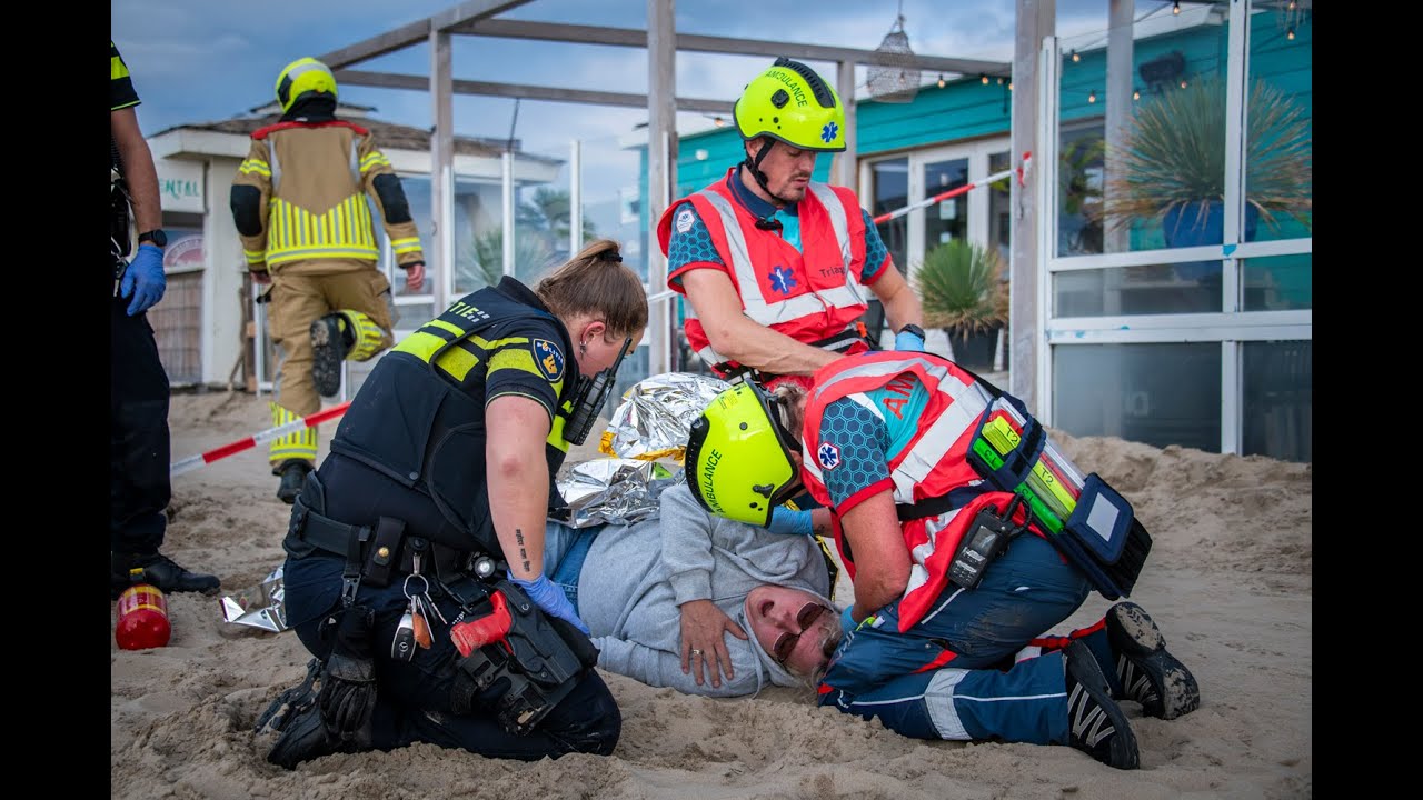Tientallen ‘gewonden’ na explosie gasflessen strandpaviljoen strand Noordwijk