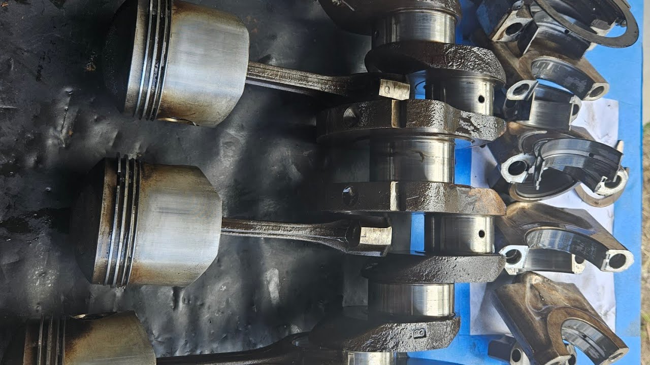 Alfa Romeo 1600  engine tear down and inspection.