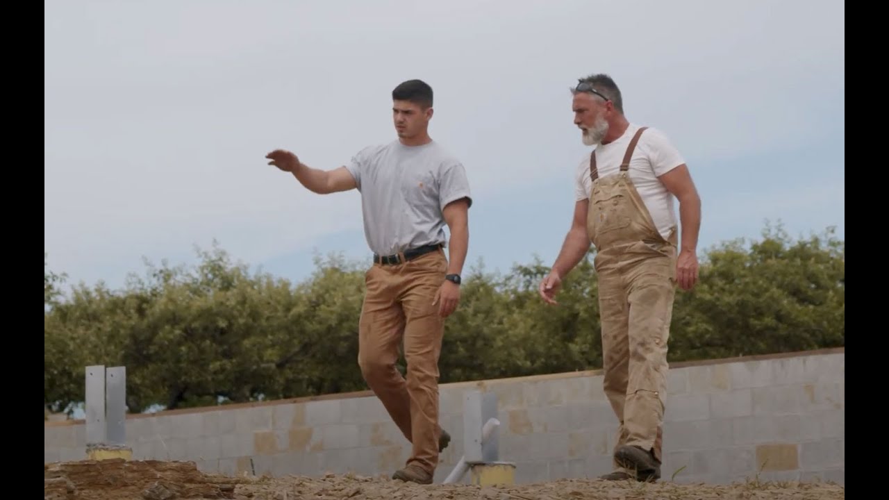 Jay & Tucker explore a property and discover 1000s of vintage license plates used in unexpected ways