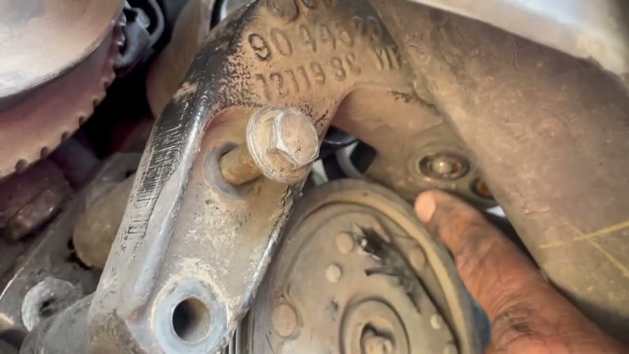 COMO CAMBIAR BANDA DE ACCESORIOS DE UN CHEVY 2005  CON AIRE ACONDICIONADO FÁCILMENTE 