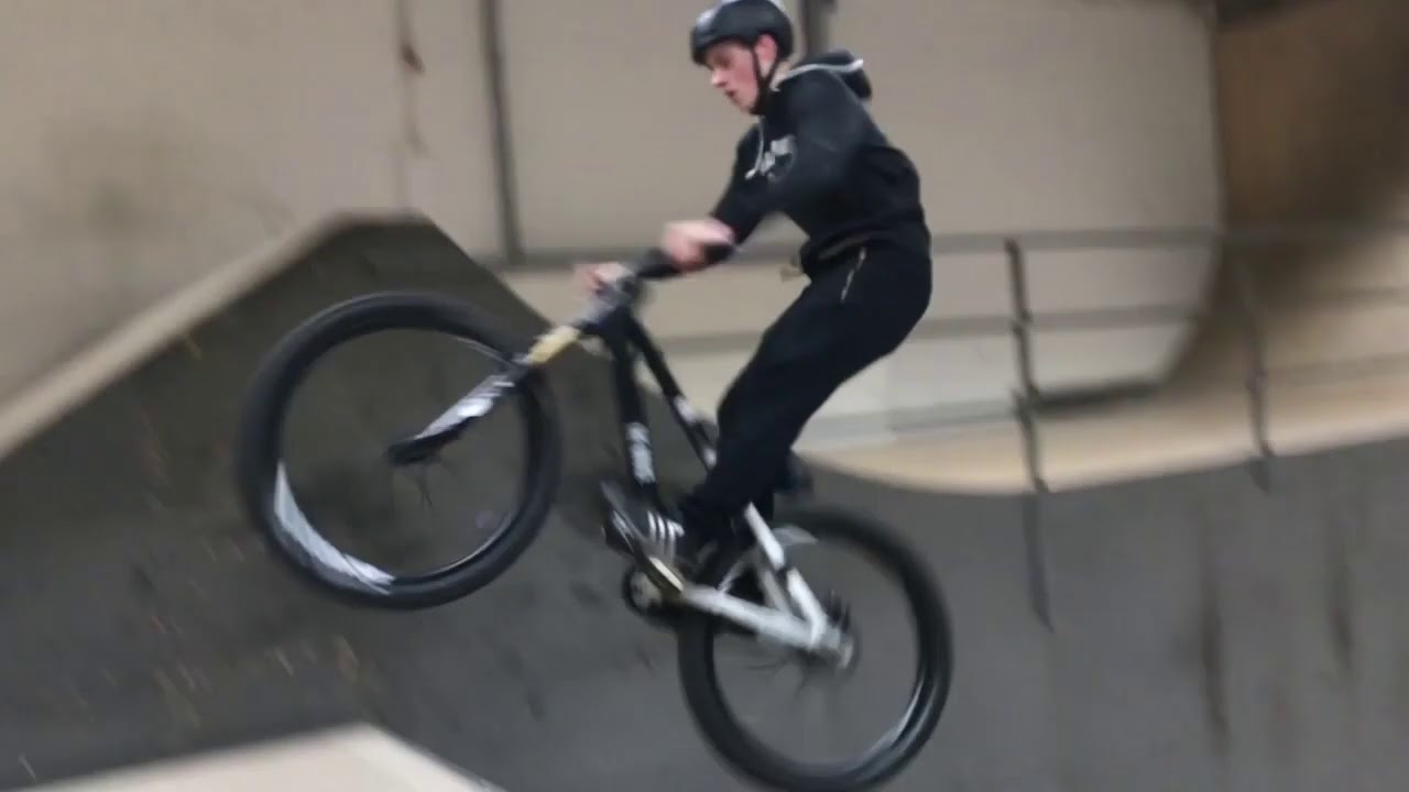 AreaFifthyOne/040bmxpark
