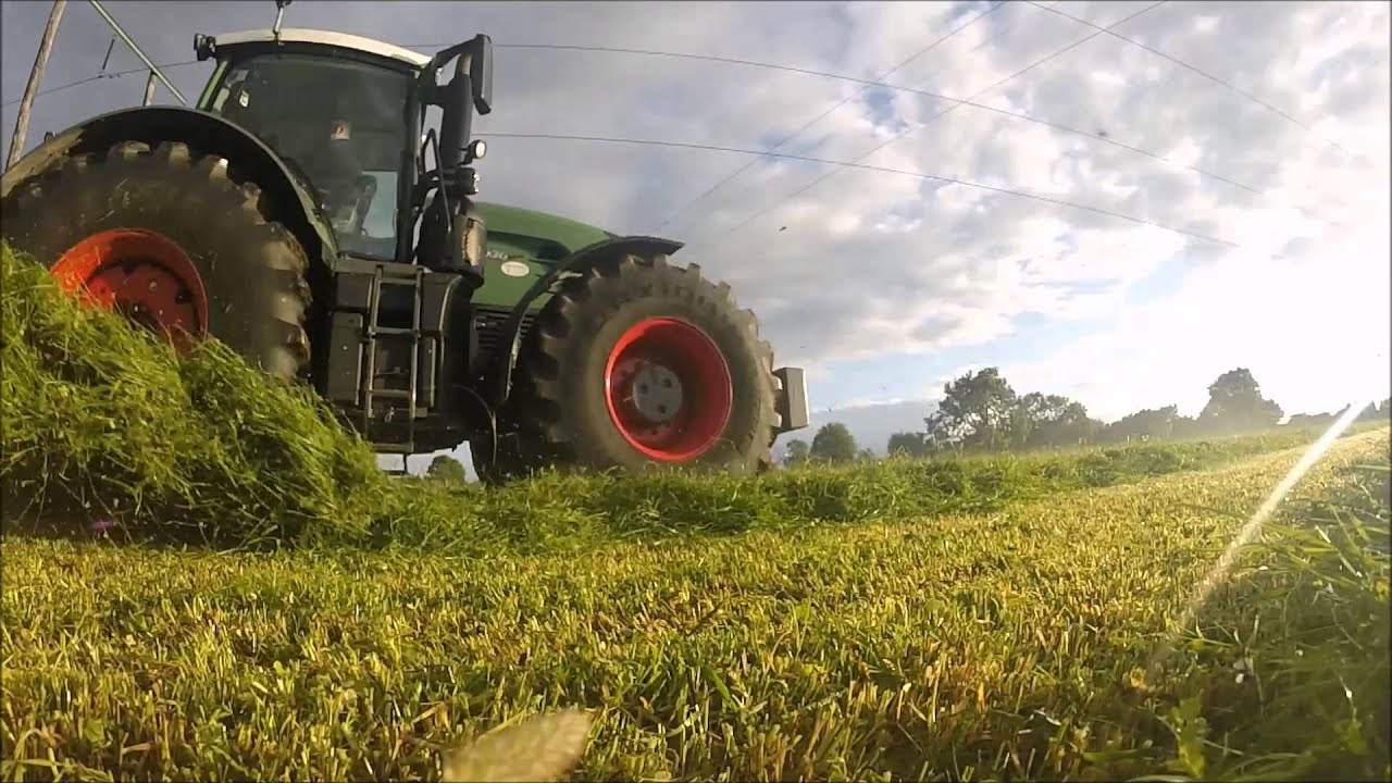 Fendt 936 Mowing Silage