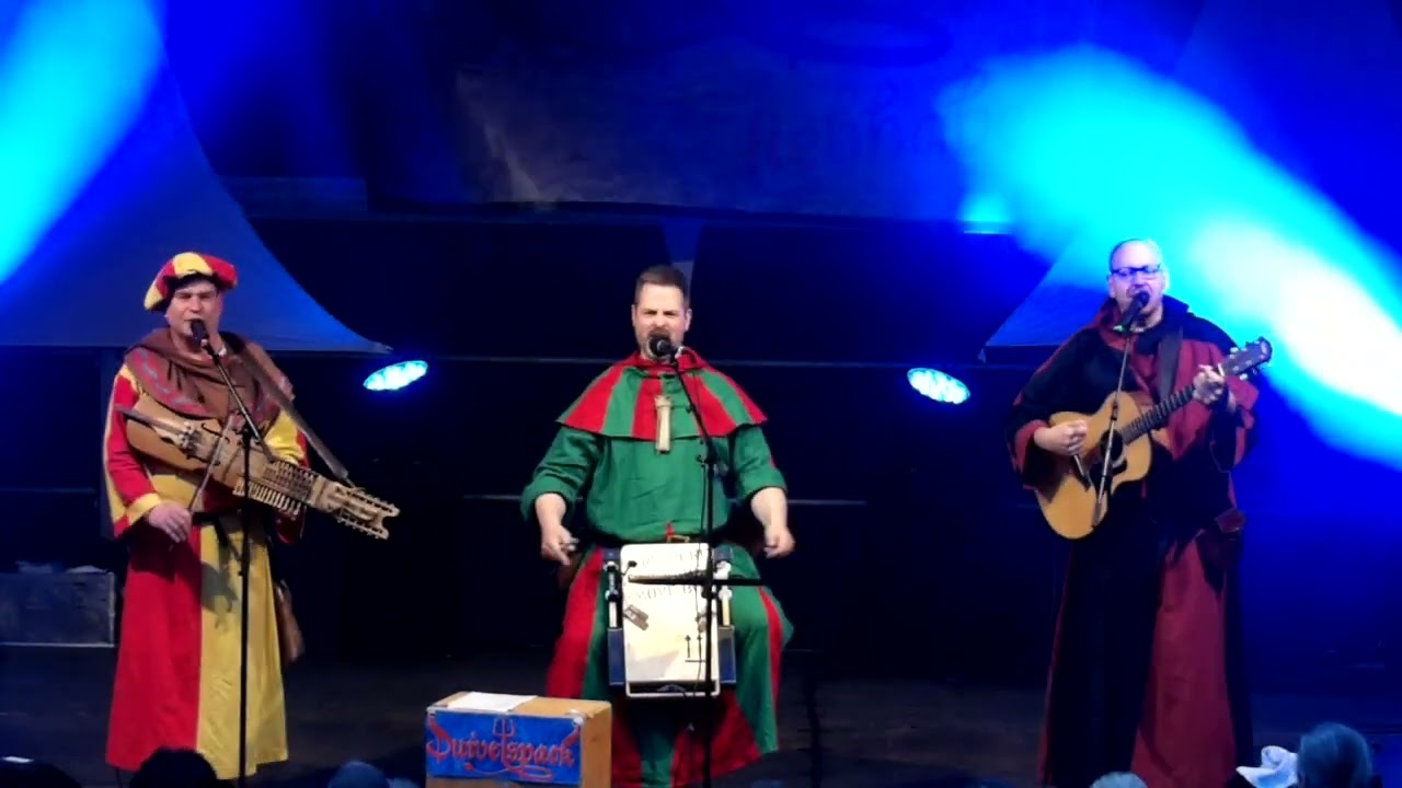 Konzert 15.6.2024, 9/15, Duivelspack und Das Niveau auf der Waldb&uuml;hne am Hermannsdenkmal