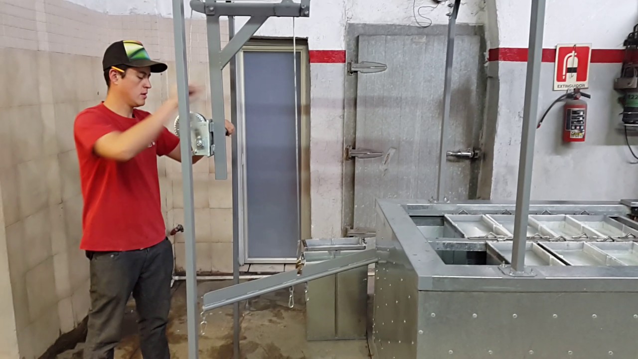 Hielo Matic Sacando Moldes con Barras de Hielo de 25 kilos