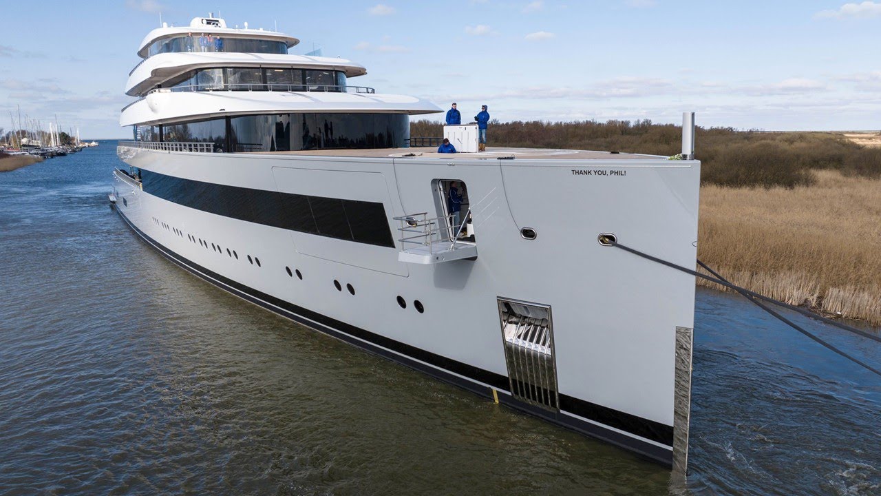 Launch of Feadship's 101m/ 331ft Moonrise