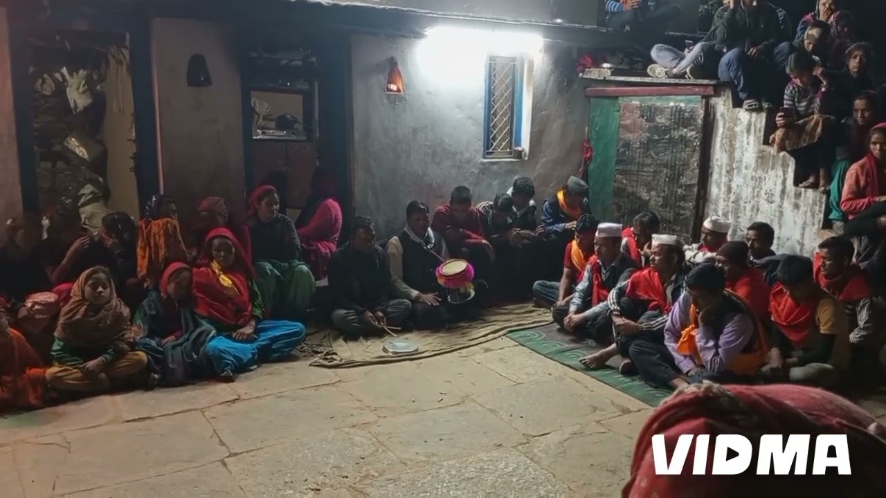 प्रसिद्ध जागर सम्राट सुरेंद्र राम आरुडाली।                            जय हो मां भगवती की 🙏