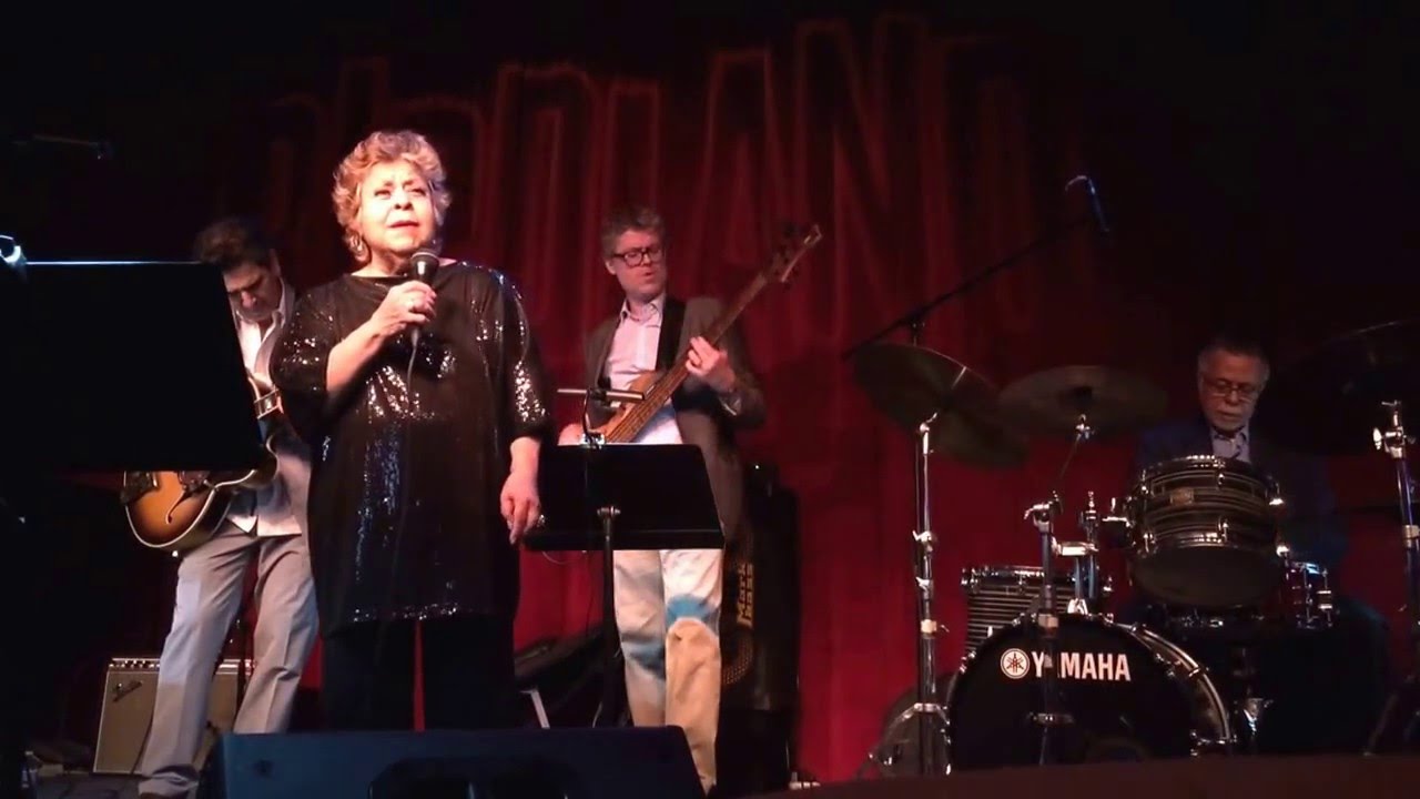 Leny Andrade sings Dindi at Birdland, May 12, 2016