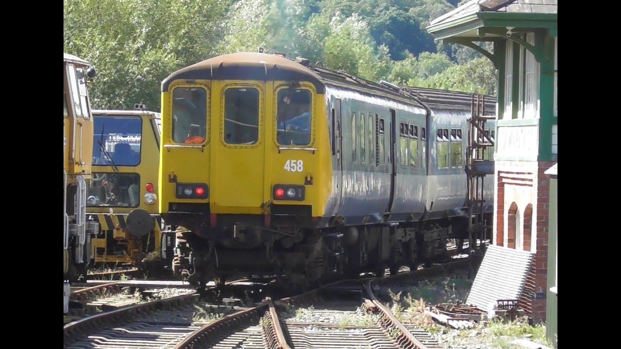 Ex NIR 450 Class DEMU 458 departing Downpatrick 27/8/22