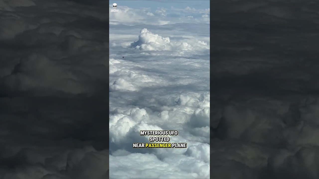 Mysterious UFO Spotted Near Passenger Plane#UFO #MysteriousUFO #UFOSighting #PassengerPlane #Plane