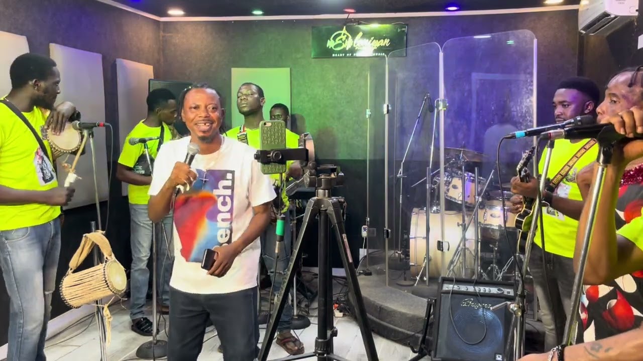 Singing like the great legend,Leke Jummy keeps Orlando Owo’s spirit alive The voice lives on 🎤🔥