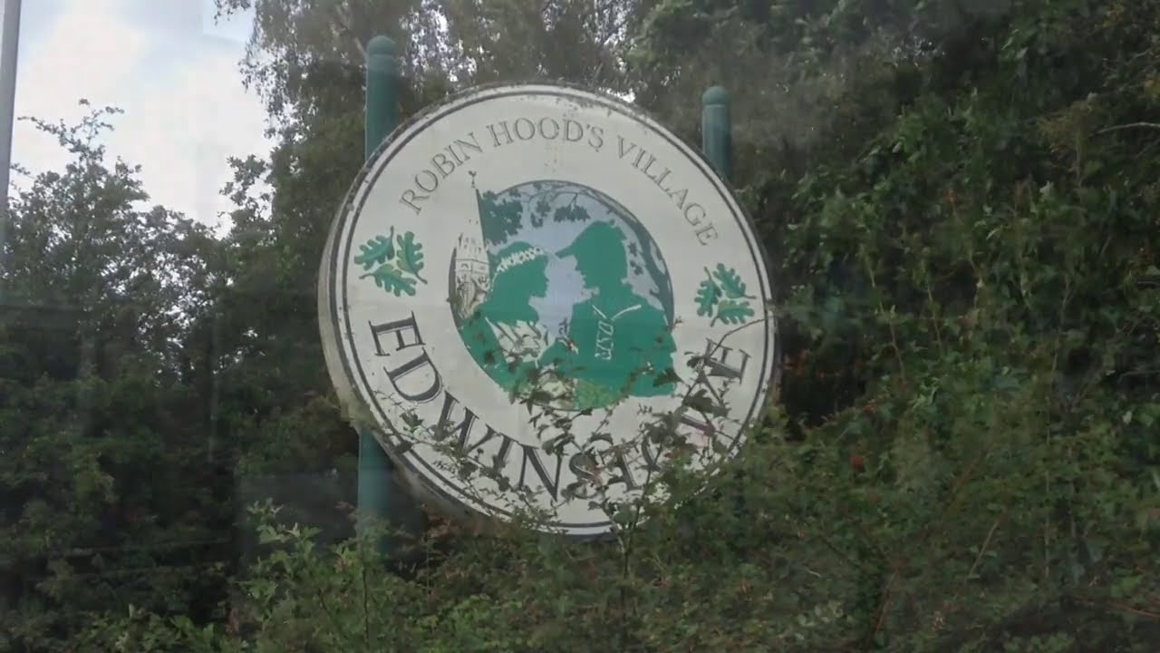 Streets and shops Edwinstowe