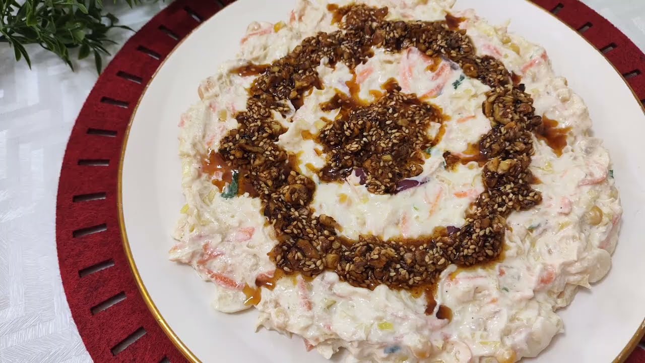 Müthiş bir salata!!!! Değişik lezzetler arayanlar için harika bir lahana salatası......