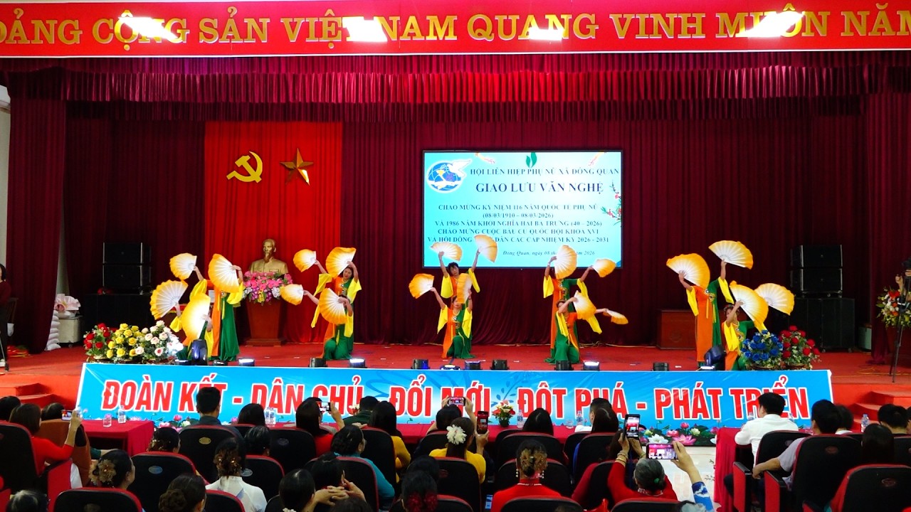 MÚA CHÈO TÔN VINH PHỤ NỮ VIỆT NAM DO CHI HỘI PHỤ NỮ ĐÔNG THƯỢNG LIỆT XÃ ĐÔNG QUAN TỈNH HƯNG YÊN