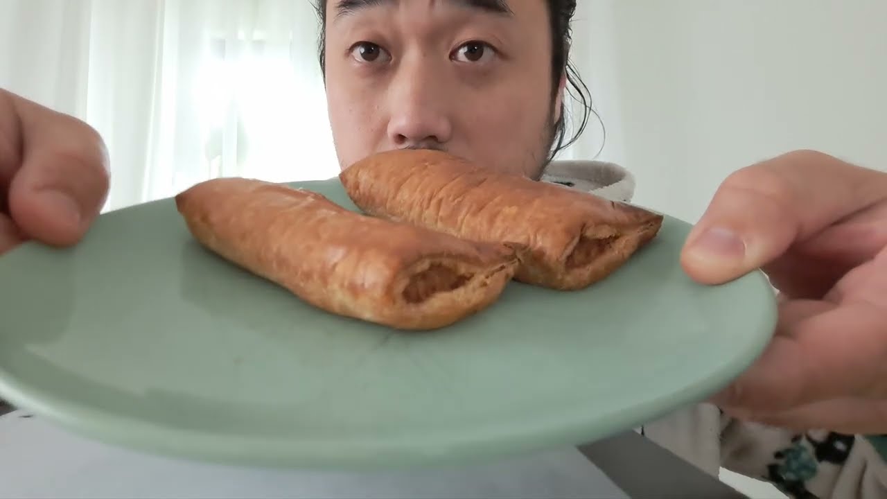 ASMR Sausage Rolls (Eating Sounds & Coloring)