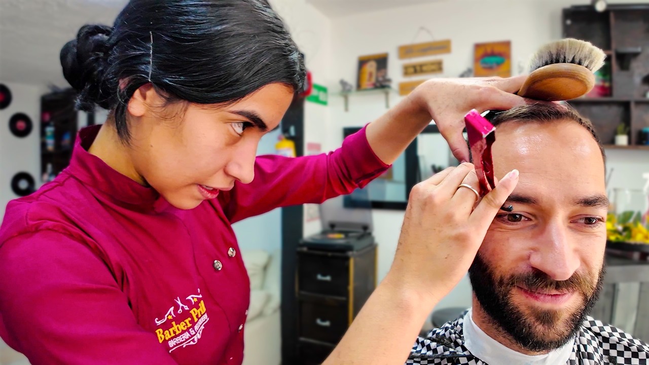 21 Years Old Barber Impressed Me With her SKILLS, CARE & FOCUS!  –  Bogotá 🇨🇴