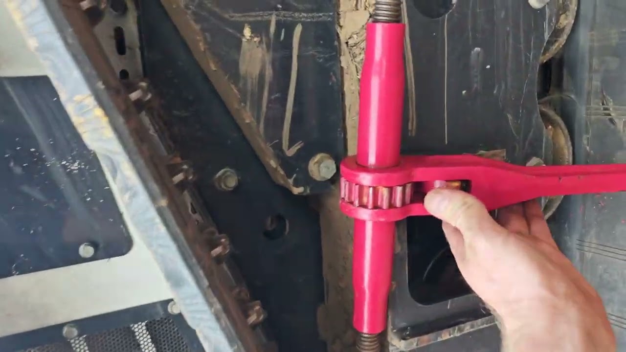 How to fix a thrown track on a Bobcat MT100