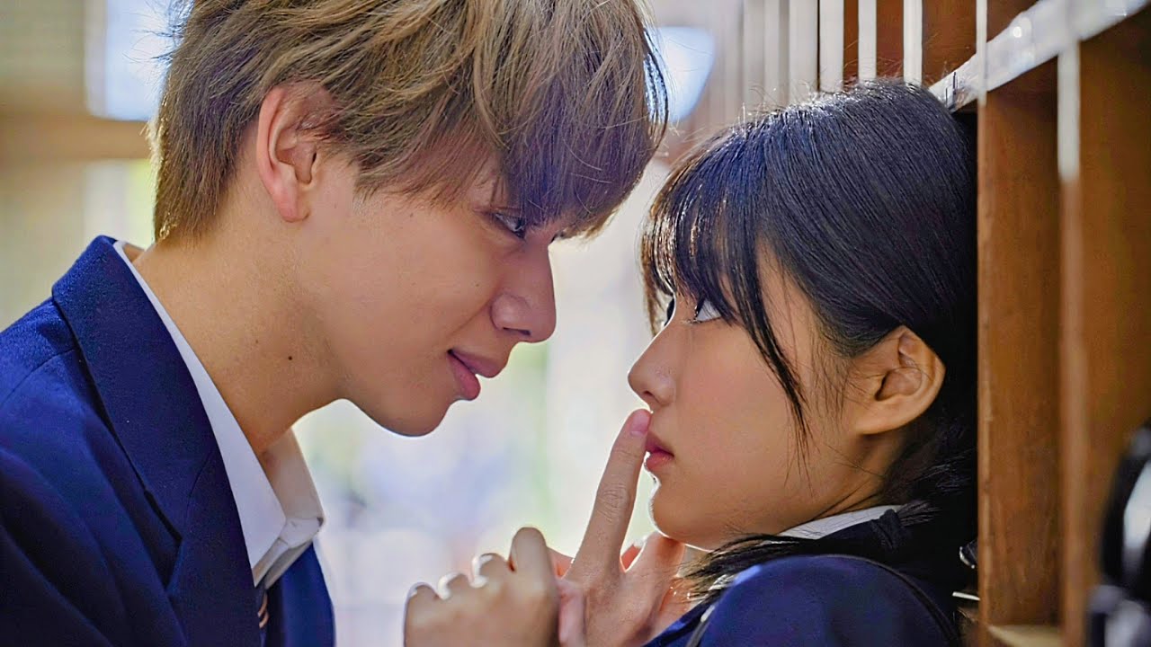 O garoto popular realizou TODAS as fantasias dela... mas pediu algo em troca!