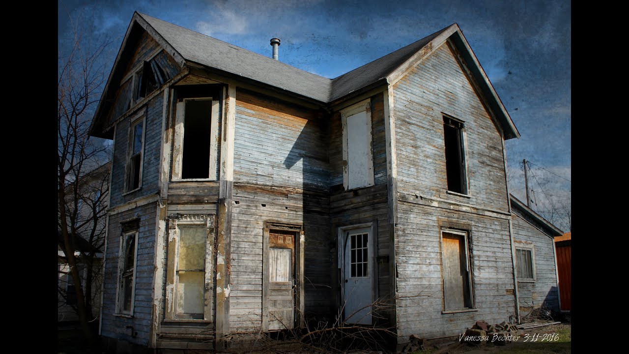 Abandoned house in Newcomerstown Ohio