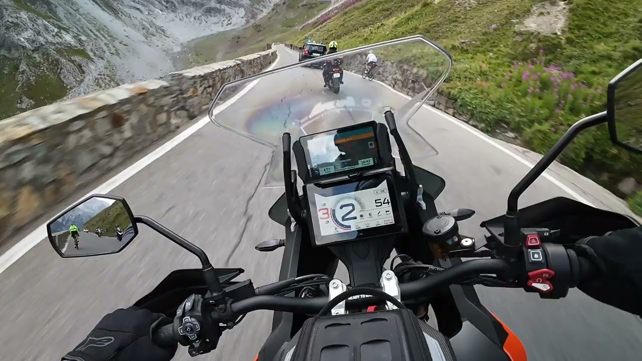 Police escort at stelvio pass 😱 crazy chase - KTM 1290 Super Adventure S, 4K