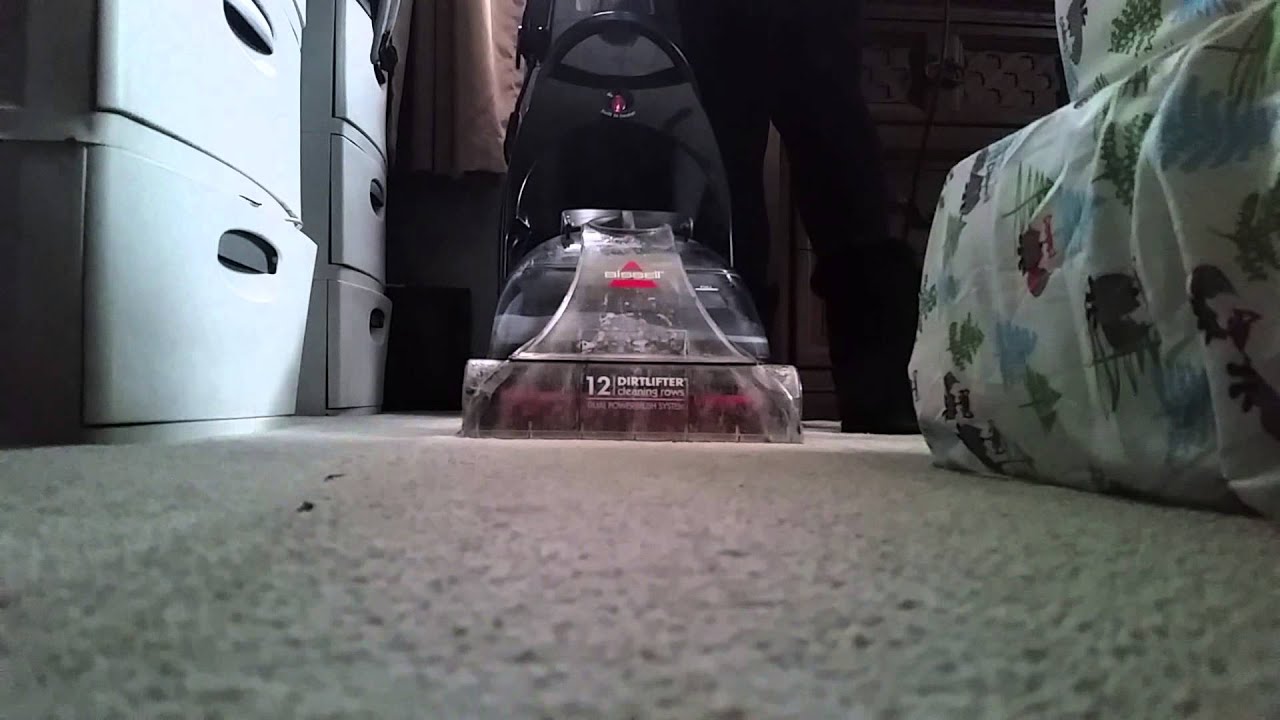 Cleaning my cousins carpet with Bissell ProHeat Pe