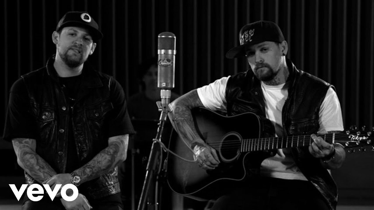 The Madden Brothers - Dear Jane (1 Mic 1 Take)