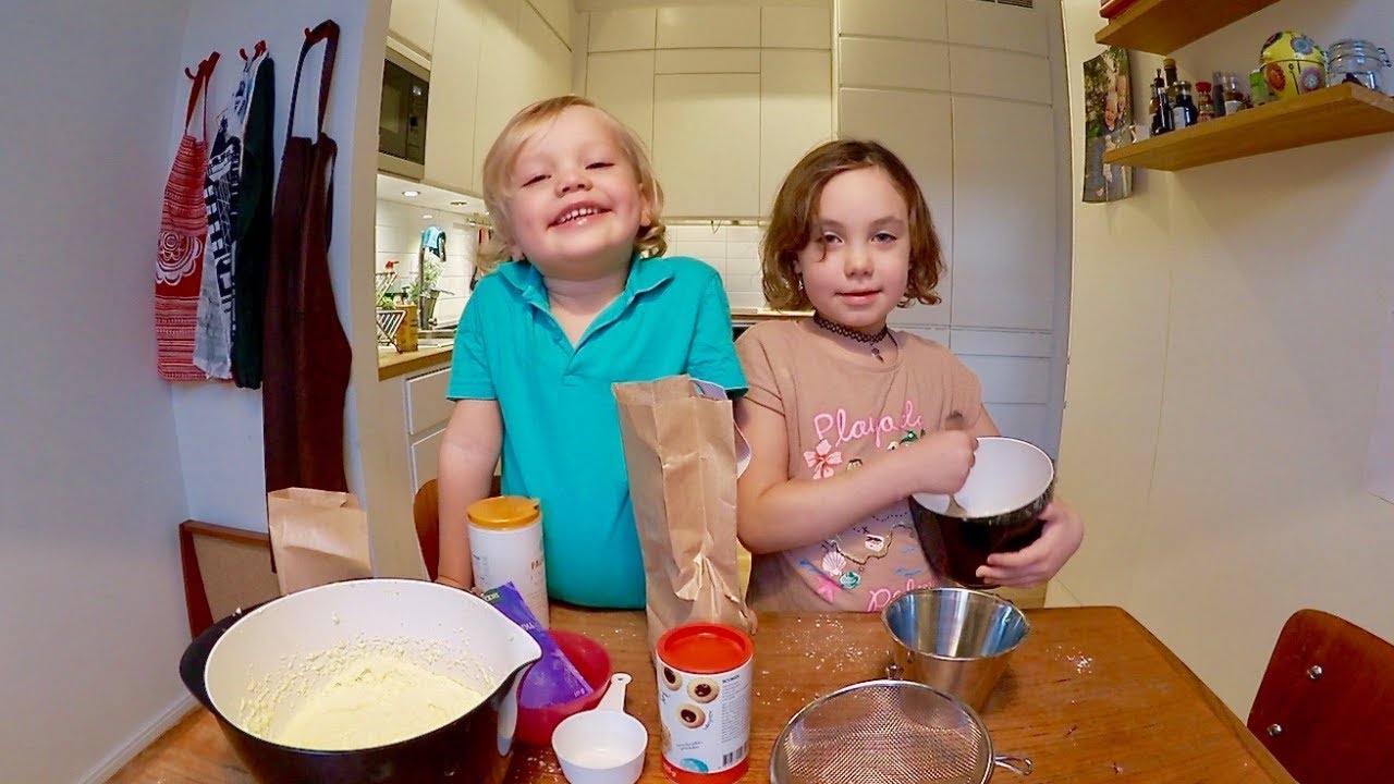 Familjen bakar VLOGG