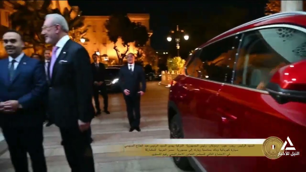 الرئيس التركى أردوغان يهدى الرئيس السيسى سيارة كهربائية بمناسبة زيارته لمصر