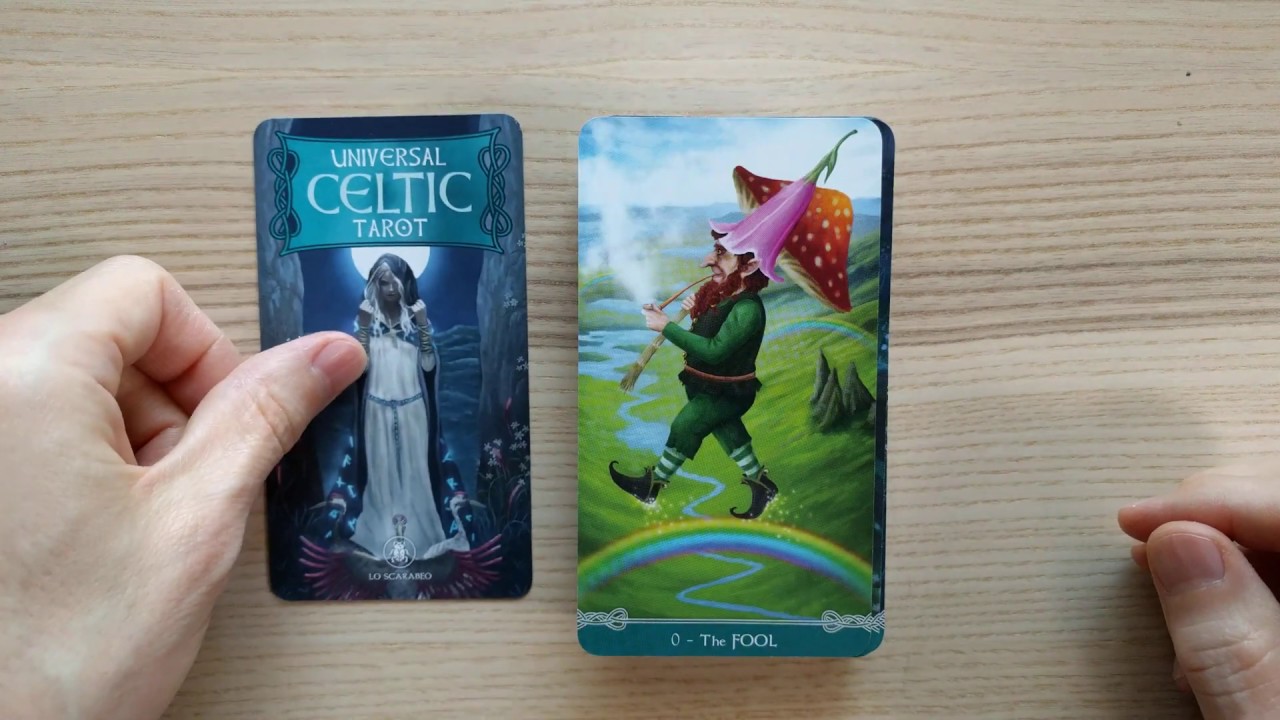 Universal Celtic  Tarot  - 4k Flip Through