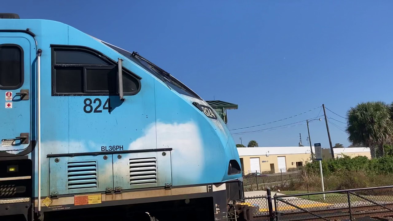 Tri-Rail BL36PH departing Mangonia Park station.