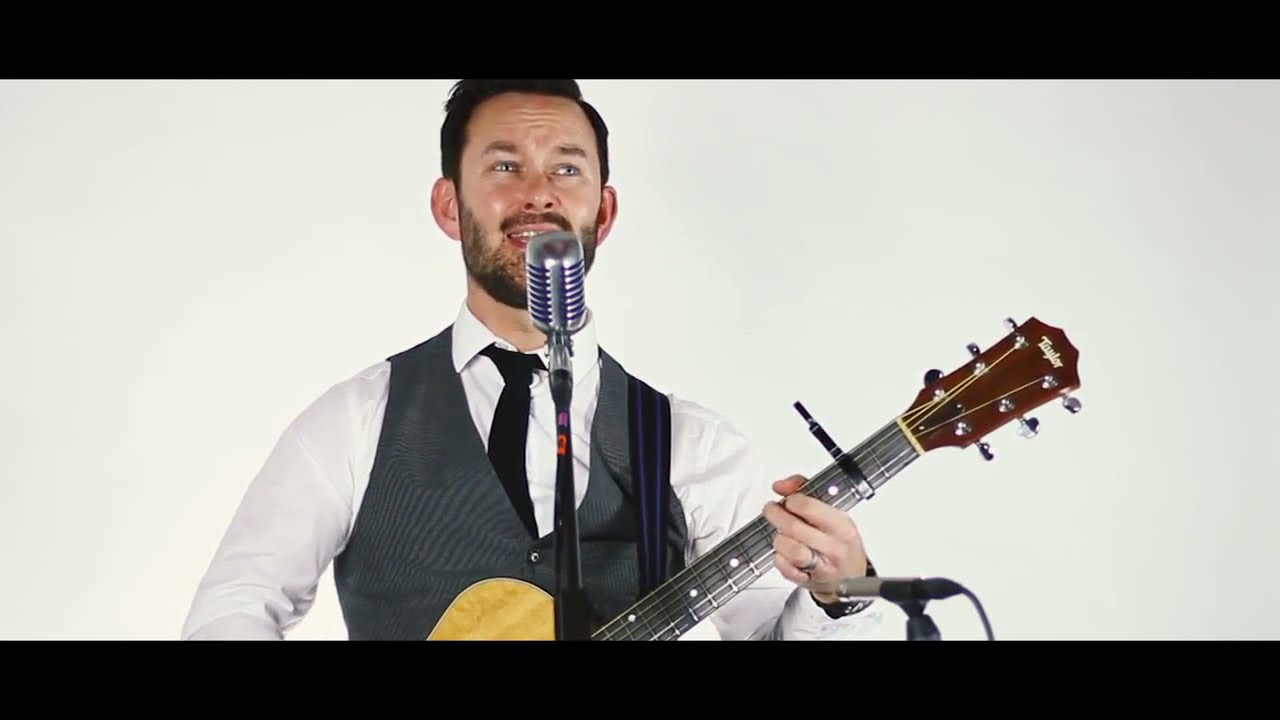 Acoustic Singing Guitarist - Serenade Surprise