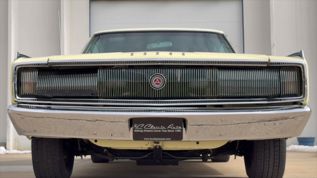 1967 Dodge Charger 426 Hemi - accauctions.com