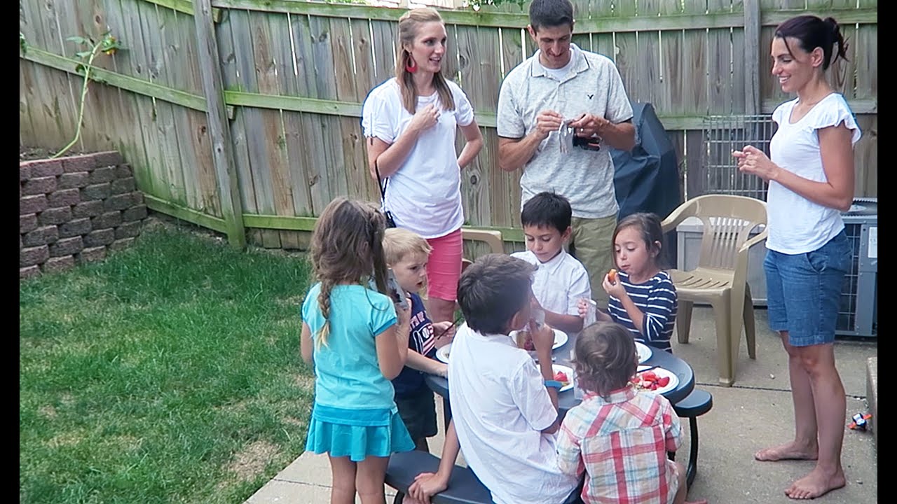 Meet Julie & The Deru Crew!