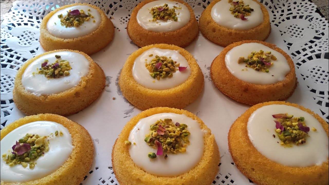 ببيضة واحدة حضري ميني بسبوسة بكريمة الجبن الرائعة بنكهة الزهرة