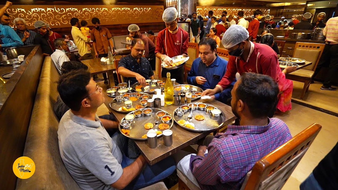 Most Famous Unlimited Gujarati Thakkar Thali In Rajkot Rs. 250/- Only l Rajkot Street Food