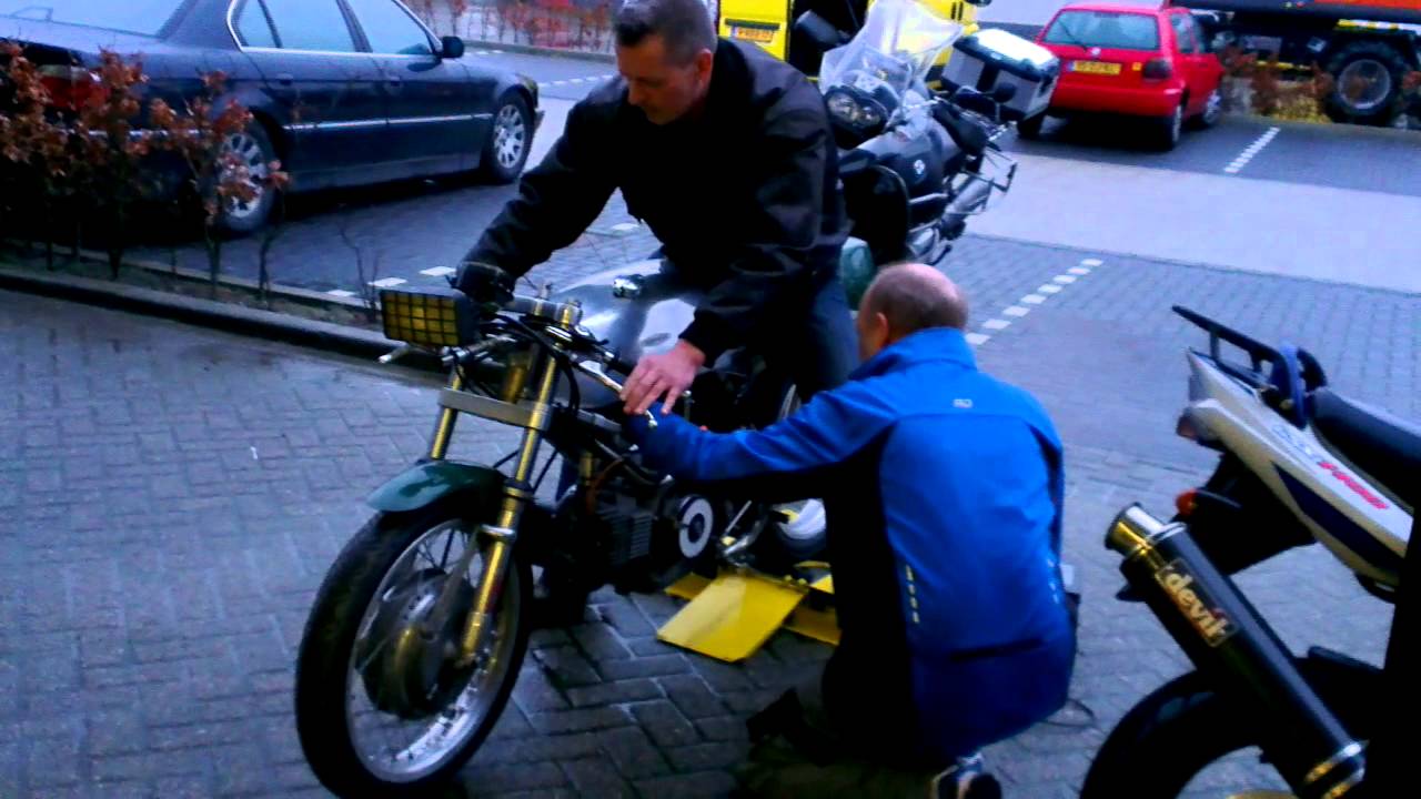 Classic Aermacchi racer starting up @ Madracing