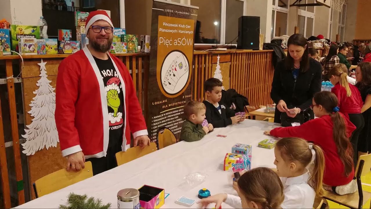 Animacje w gry planszowe z Klubem Pięć aSÓW; Kiermasz Bożonarodzeniowy w SP nr 2; Środa, 10-12-25 r.
