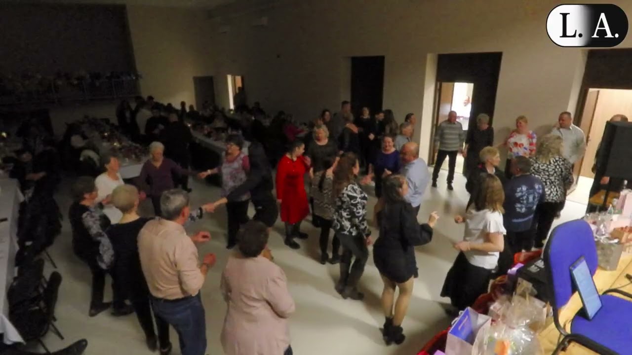Amikor a mulatós zene mindenkit táncra szólít! 💃 Te is táncolnál?  #lakodalmas #mulatós #élőzene