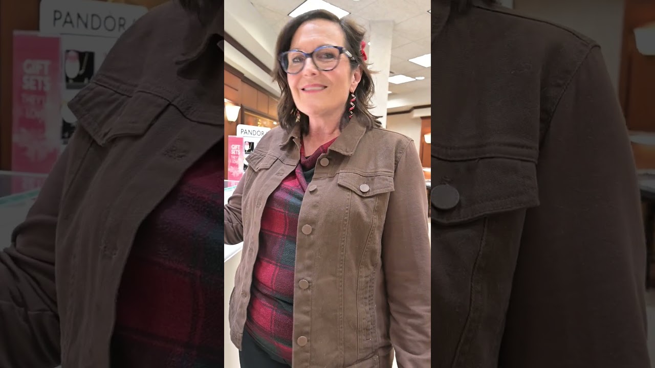 2023 Holiday Preview at University Mall with Mary from Star 92.9 - Hannoush