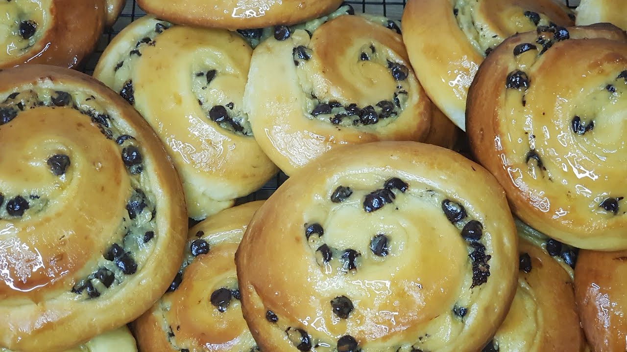 Brioches à la crème pâtissière et aux pépites de chocolat