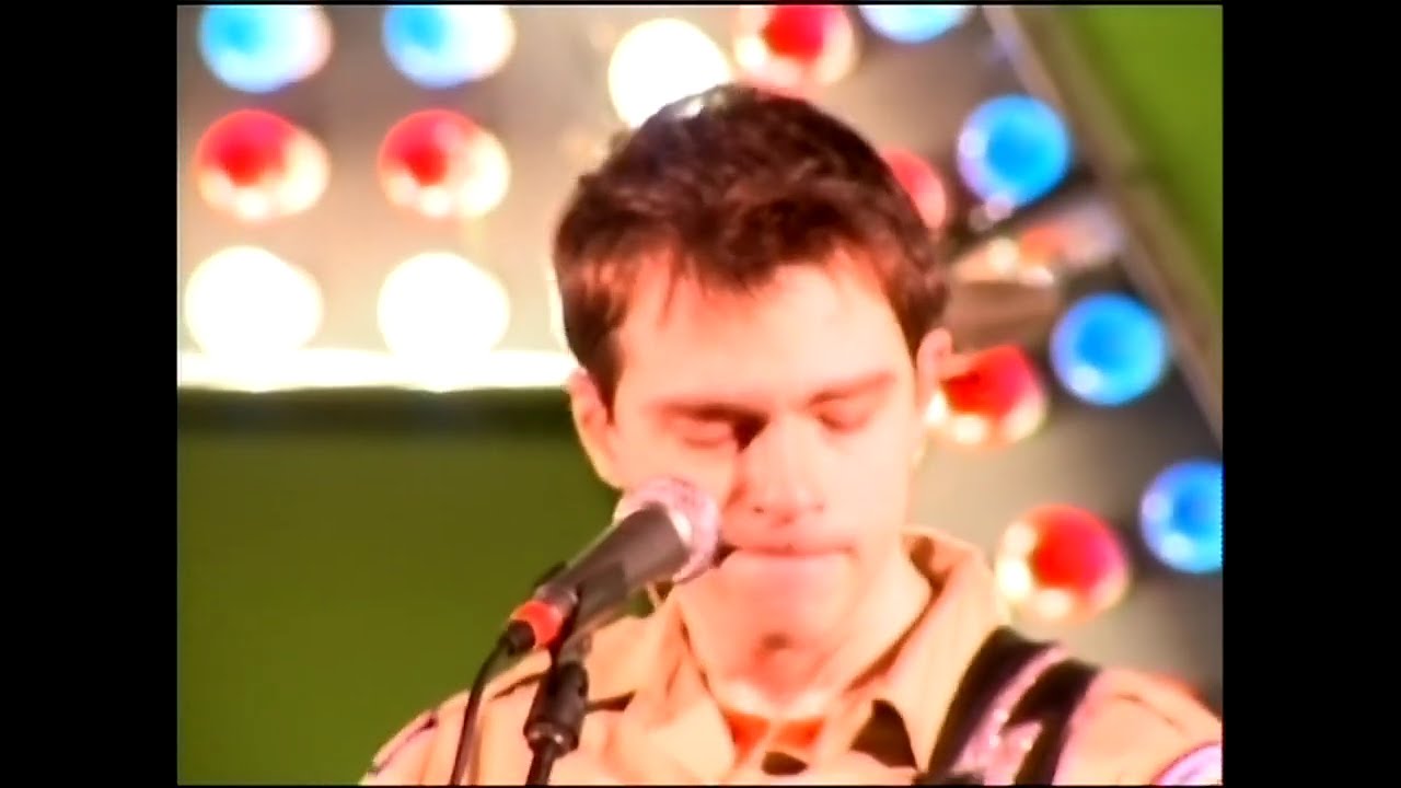 Weezer - Rehearsal at Tower Records, Los Angeles, CA (May 15, 2001)