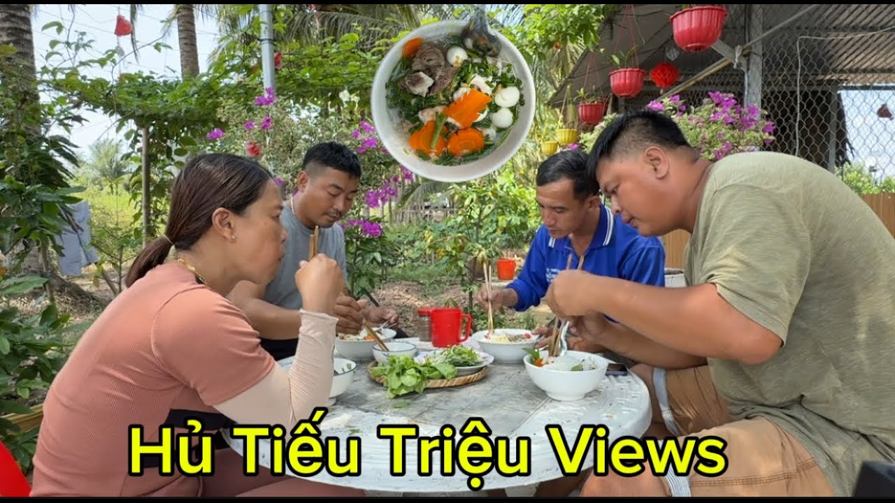 Làm món hủ tiếu triệu views một thời anh em cùng ăn - Quẹo channel