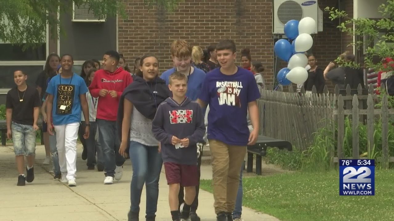 Bellamy School students step outside to help children battling cancer