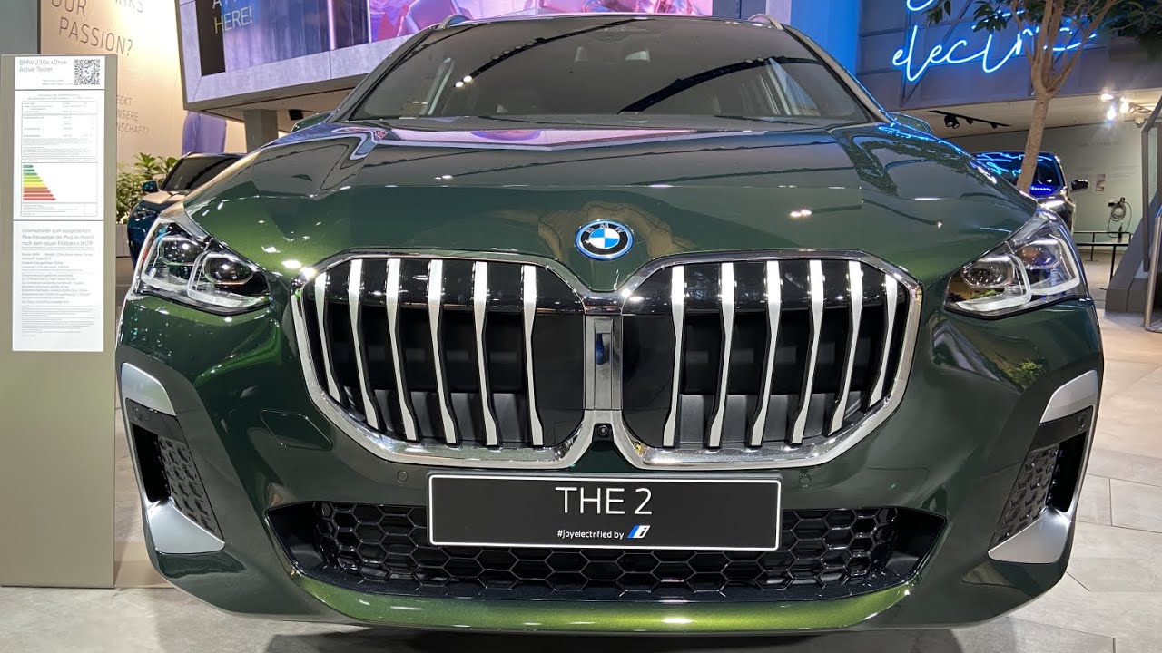 2023 BMW 230e xDrive Active Tourer U06 in Sanremo Green