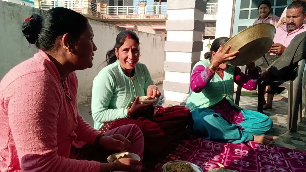 पहाड़ी माल्टा रेशमी पीला देखो 🙏 FIR बनवाओ बढ़िया आनंद से 😜